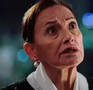 Nur Sürer, actrița care joacă rolul Feride în noul serial "Fata de la fereastră", o figură emblematică a cinematografiei turcești